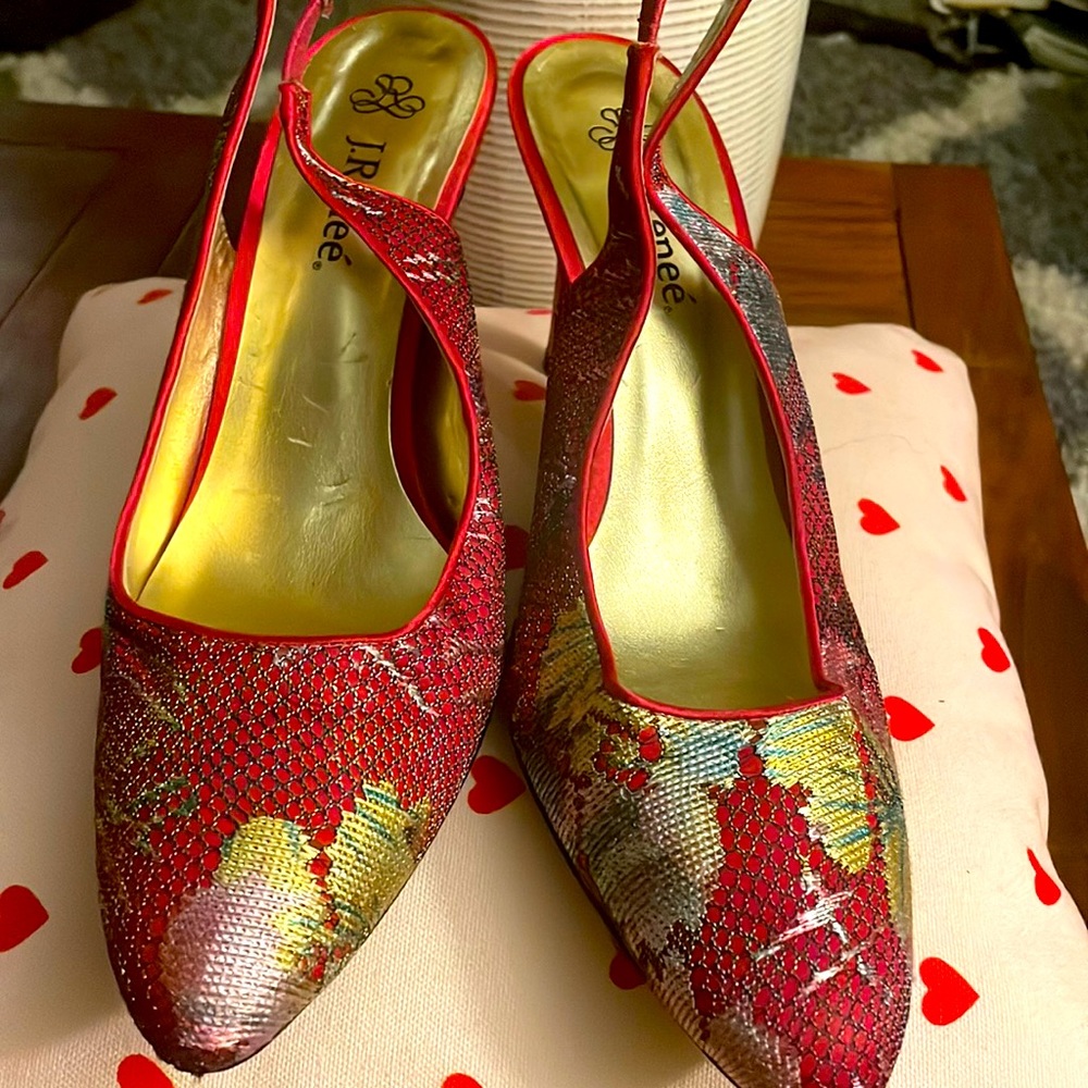 Super cute JRenee pink slingbacks!